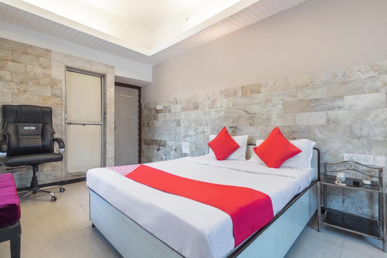 Oyo 71397 Guru Hotel 3*